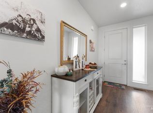 217 E Cusick St, Meridian, ID 83642