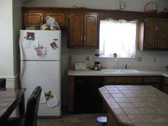 5th image of 210 Windsong Ct