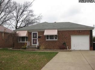 15402 Edgecliff Ave, Cleveland, OH 44111