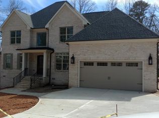 5233 Dakota Dr, West Des Moines, IA 50265