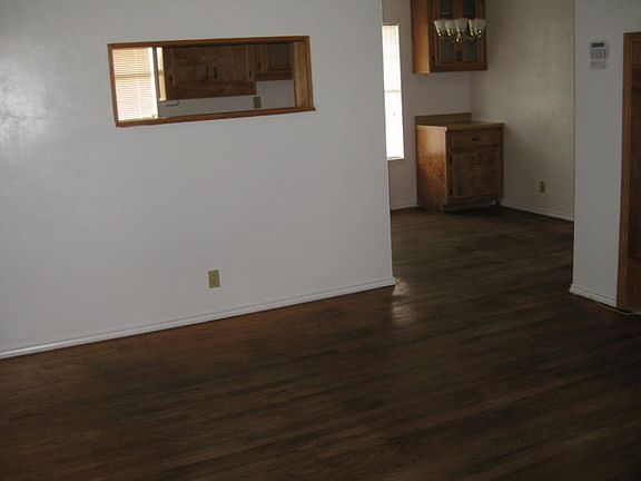 4th image of 4502 Carroll Ln