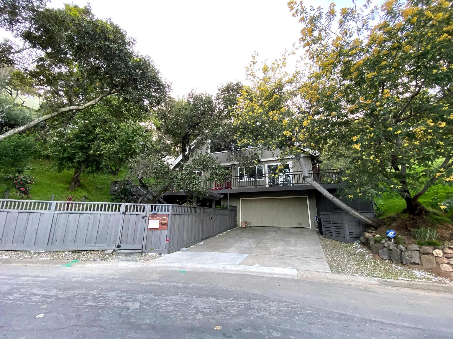2134 Pullman Ave photo 1