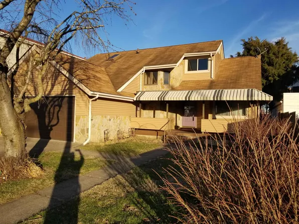 308 14th St, Kenova, WV 25530