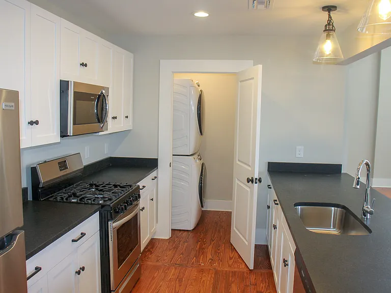 420 2nd St #301 — Photo 5