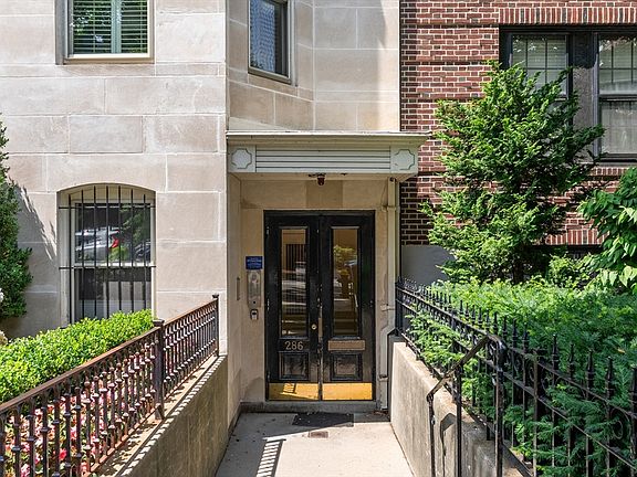 2nd image of 286 Beacon St APT 8