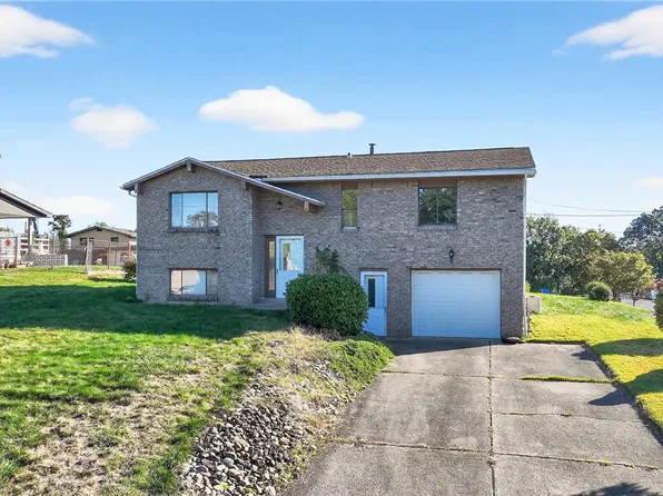 223 Halsey Dr, McKeesport, PA 15132