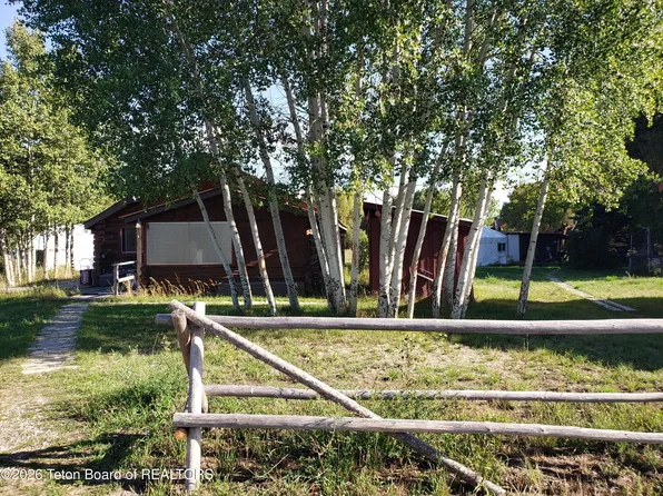 4355 W Goodrick Ln, Wilson, WY 83014