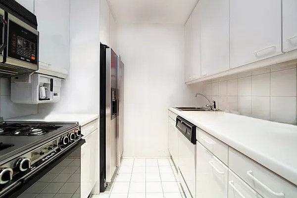 Sold by Compass | media 18