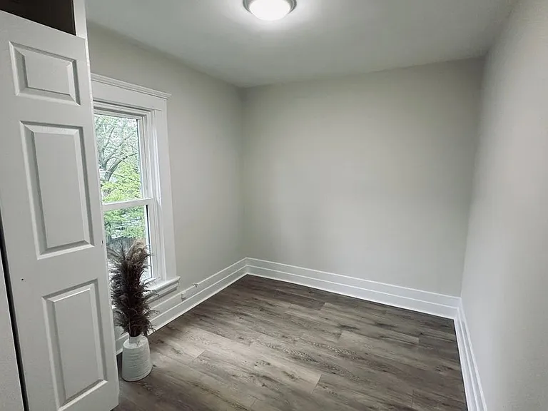 7 Havens Ave — Photo 5