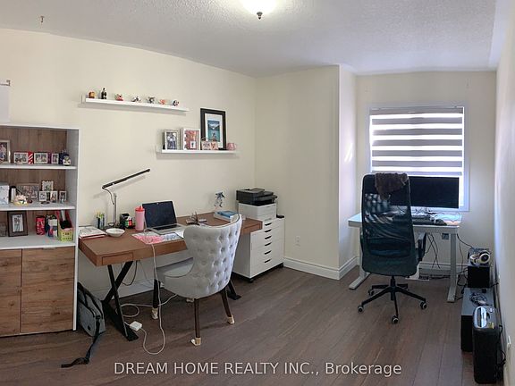 3rd image of 92 Sanderson Rd