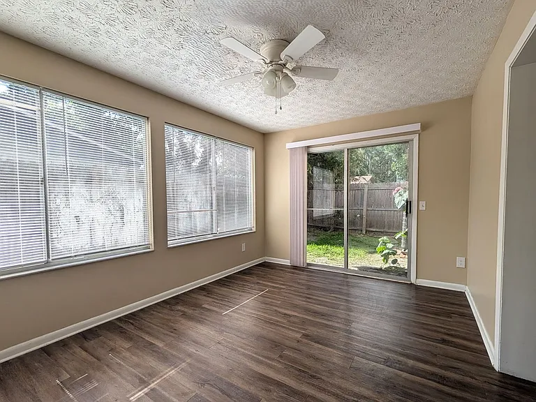 6036 Bizier Rd E — Photo 18
