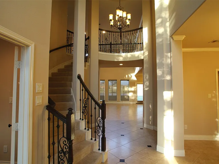 1995 Biscayne Lake Dr — Photo 2