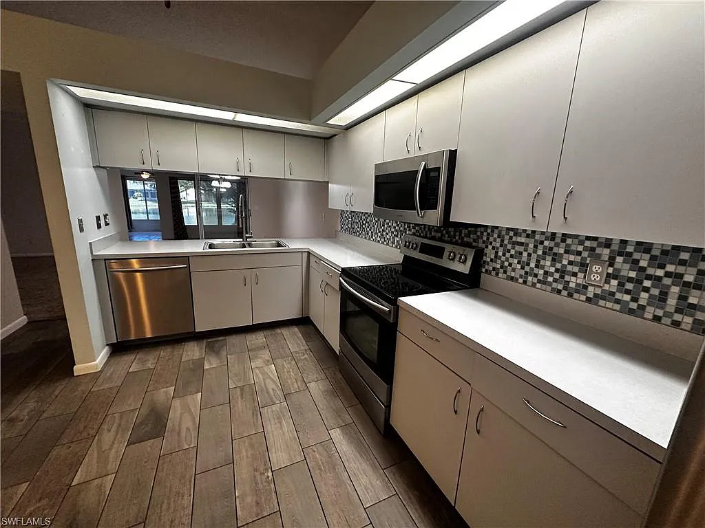 2 bed, 2.0 bath, 1067 sqft, $1,650 — Photo 1