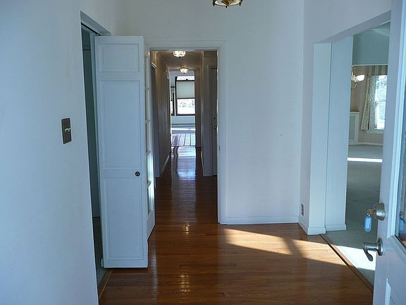3rd image of 1724 Boneta Ave