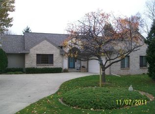1446 Fairways E, Flushing, MI 48433
