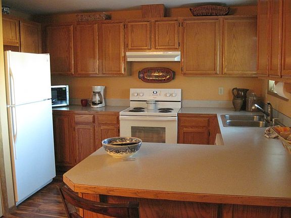 2nd image of 60 E Wysteria Ct
