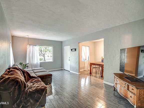 3rd image of 1635 W ROMA Avenue