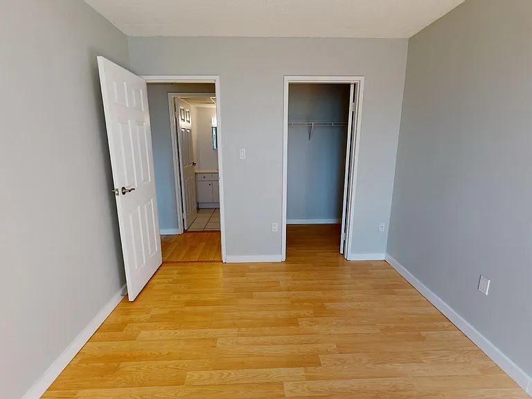 935 Goyeau St — Photo 5