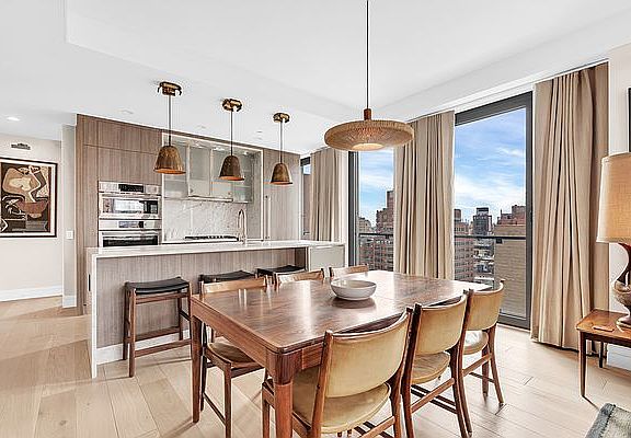 5th image of 181 E 28th St #1602