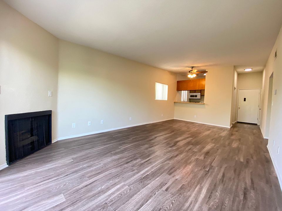 1st image of 5637 Hazeltine Ave #519a78380