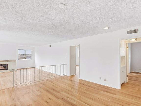 4th image of 808 Princeton St APT D