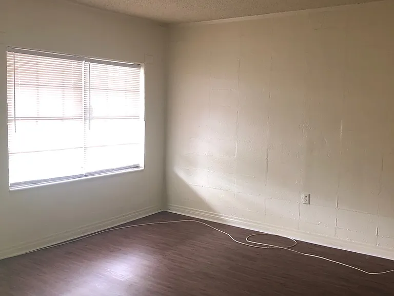 7250 Exchange Pl — Photo 4