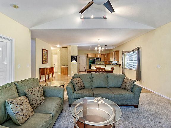 4th image of 330 Meadow Dr