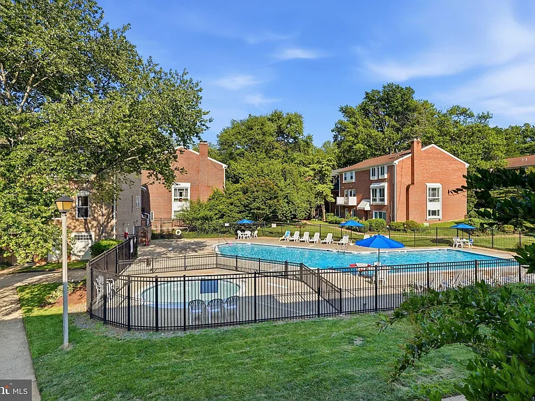 3695 Persimmon Cir — Photo 42