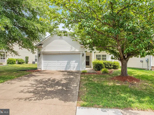 64 Gladstone Dr, Fredericksburg, VA 22406