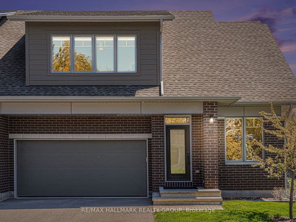 17 Leeming Dr, Ottawa, ON K2H 0C3