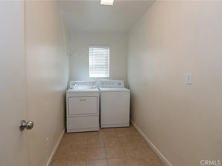 619 W Avenue H13 — Photo 18