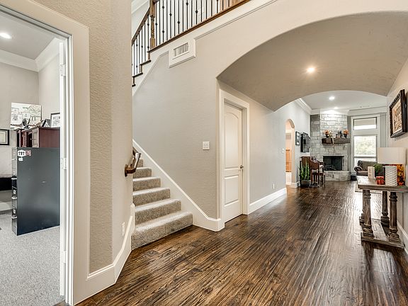4th image of 8365 Emerald Cir