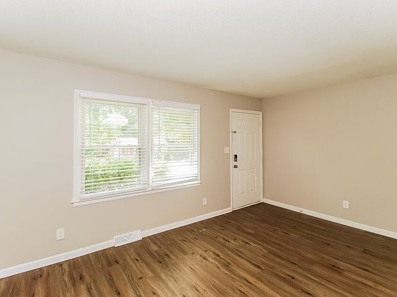 5th image of 6725 Barrington Dr
