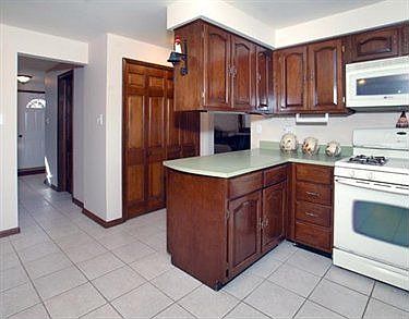 3rd image of 3316 Hermar Ct
