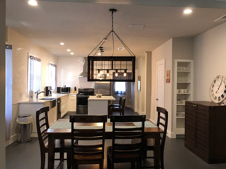 415 S Union Ave — Photo 11