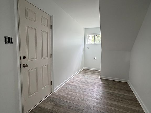 3rd image of 121 Westover Dr