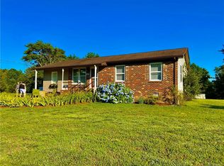 458 Valley Dr, Callao, VA 22435