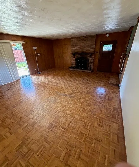 5243 Acacia St — Photo 3