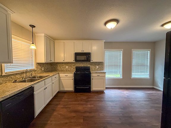 4th image of 3604 Torrence St
