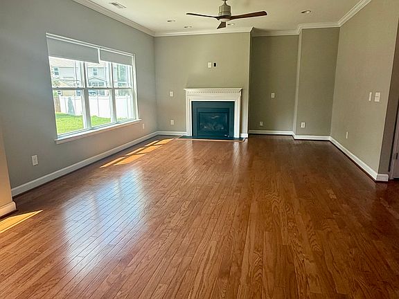 3rd image of 3811 Jagalene Ln