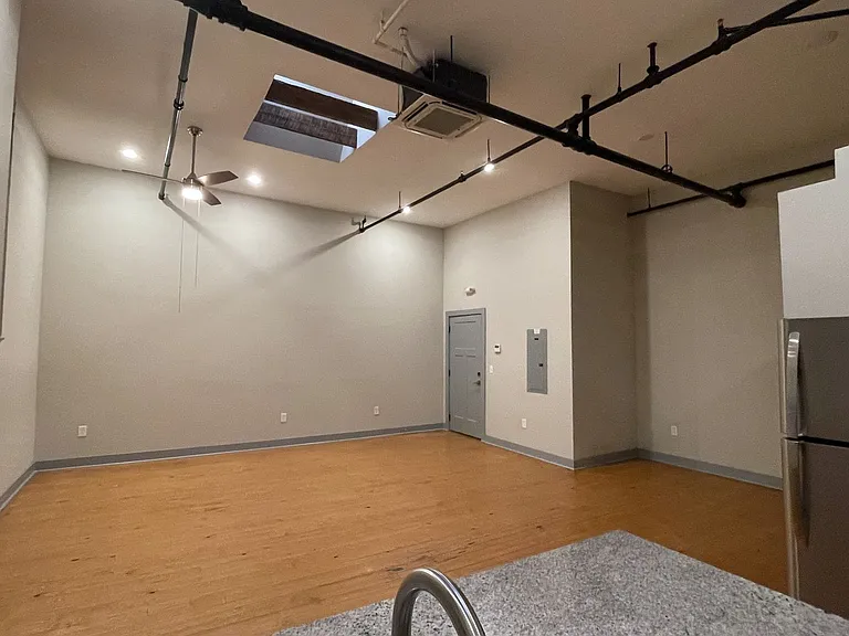 614 Poplar St — Photo 4