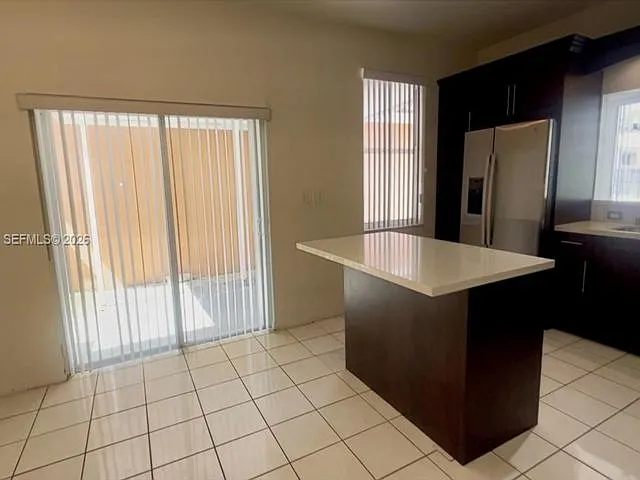 3 bed, 2.5 bath, 1562 sqft, $3,250 — Photo 4