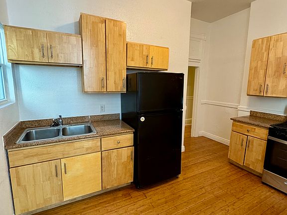 2nd image of 822-824 Central Ave