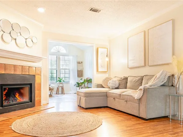 205 Barrington Hills Dr, Sandy Springs, GA 30350