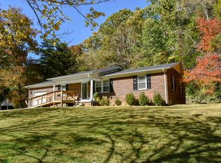 8936 Rochester Rd, Morgantown, KY 42261
