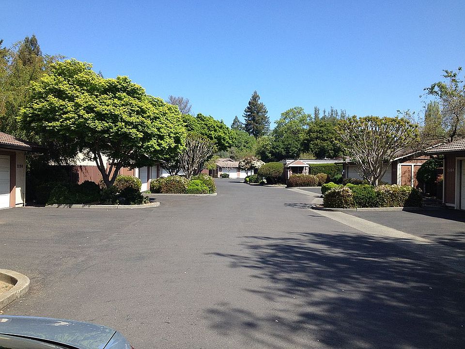 The Creek community entrance