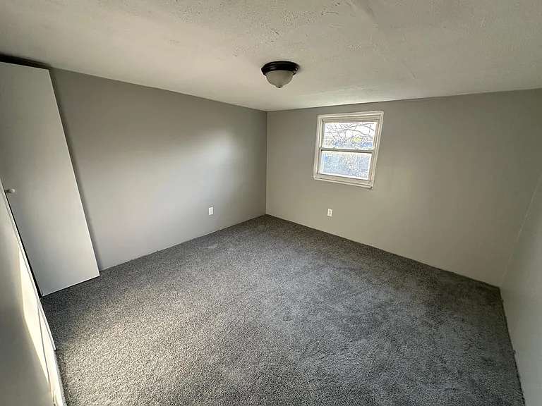 22829 Rosalind Ave — Photo 10