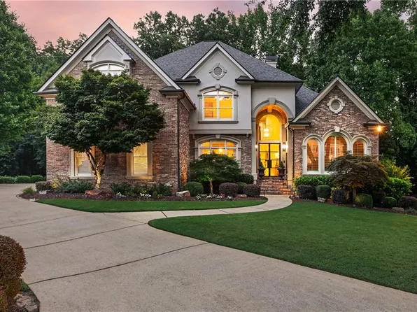 135 Club Falls Dr, Johns Creek, GA 30022