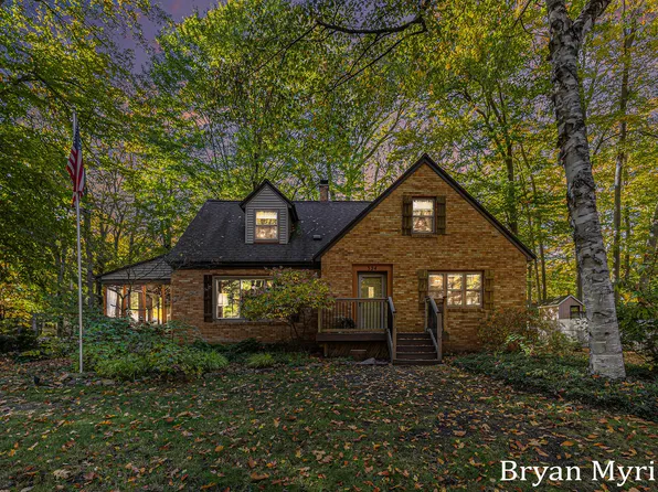 324 Marquette Ave, Holland, MI 49424