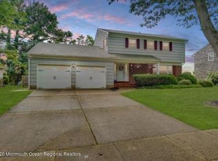 33 Brookwood Dr, Freehold, NJ 07728